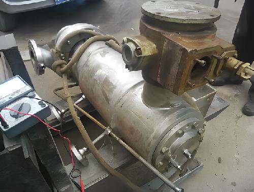 屏蔽泵维修工作现场